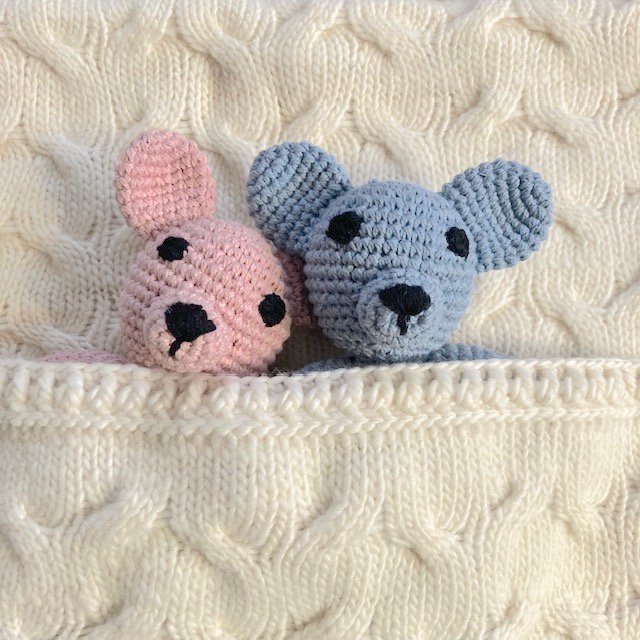 Luna-Leena hond Bella knuffel babyroze - biologisch katoen - handgehaakt in Nepal